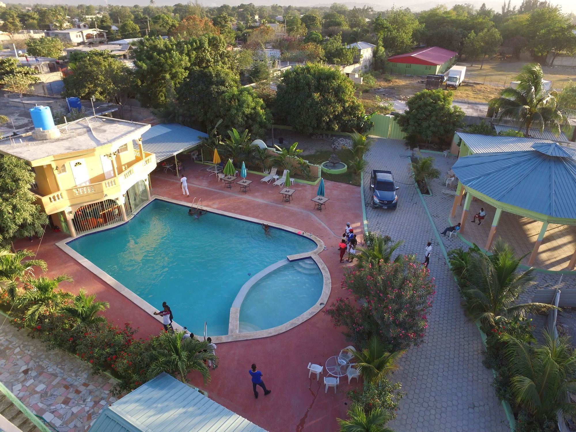 La Cayenna Hotel Et Restaurant Port-au-Prince Dış mekan fotoğraf